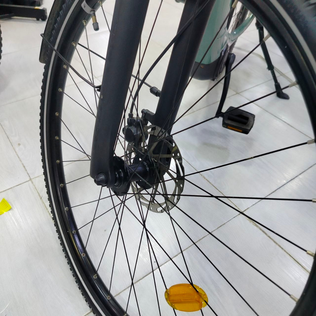 دراجة كهربائية Riverside بإطار منخفض ومحرك مركزي – أخضر فاتح | Riverside Mid-Drive E-Bike (Low Frame)