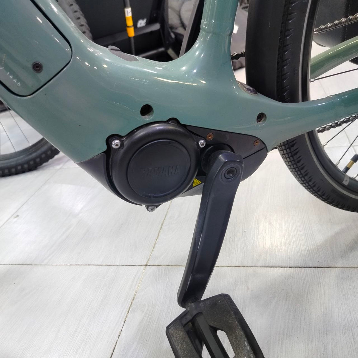 دراجة كهربائية Riverside بإطار منخفض ومحرك مركزي – أخضر فاتح | Riverside Mid-Drive E-Bike (Low Frame)