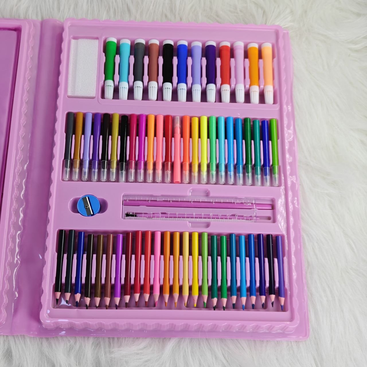 حقيبة رسم وتلوين للأطفال 208 قطعة – Super Mega Art Set 208 Pieces مجموعة متكاملة تمنح الأطفال عالمًا واسعًا من الإبداع، التلوين، والمرح التعليمي