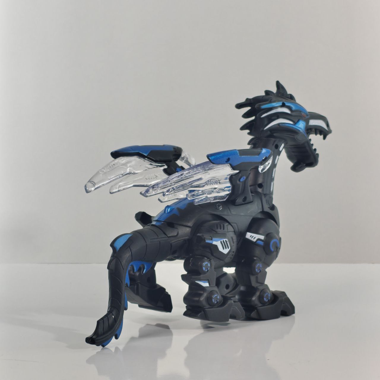 لعبة الديناصور الآلي برذاذ الماء Cyber Dino Spray Toy