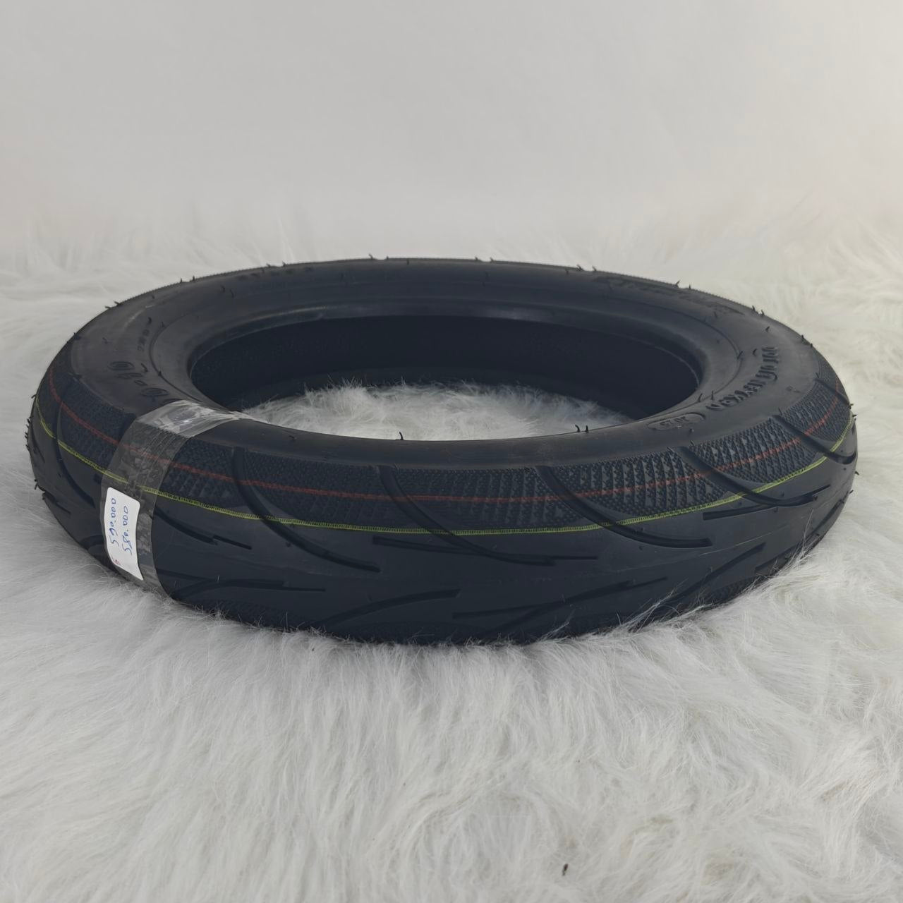 إطار سكوتر صلب مقاس 3.00-10 – Solid Scooter Tire 3.00-10 الخيار المثالي لمن يبحث عن المتانة، الثبات، والأداء الجيد في التنقل اليومي