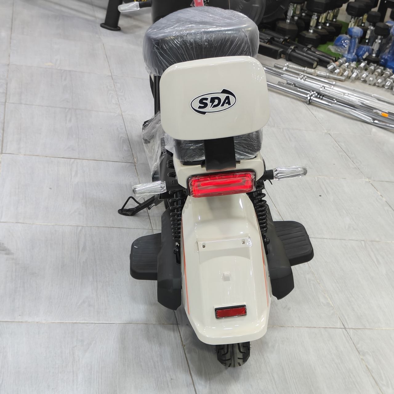 موطو كهربائية SDA E-Z7 بسلة أمامية | SDA E-Z7 Electric Scooter with Front Basket