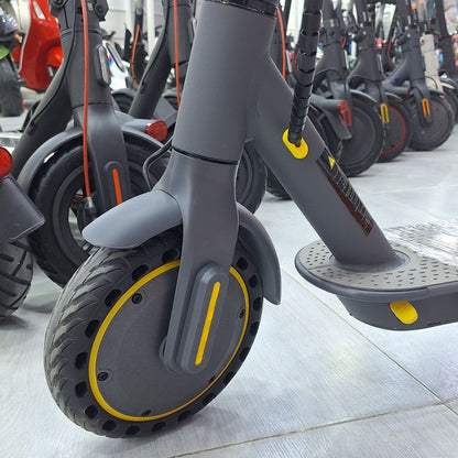سكوتر كهربائي UBALDO للشباب والكبار بتصميم رياضي قابل للطي | UBALDO Foldable Electric Scooter