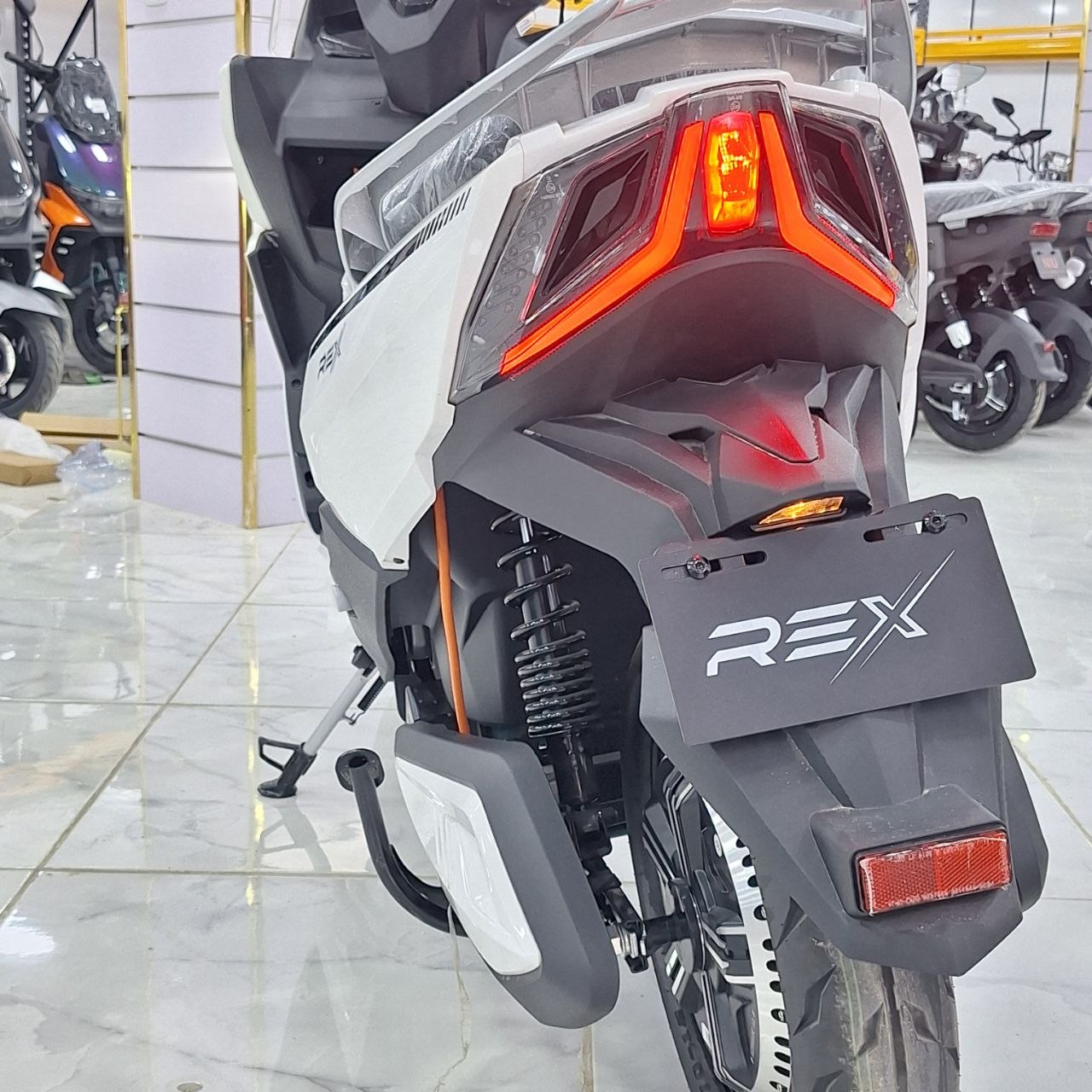 دراجة كهربائية Z-MAX للكبار 2500W | Z-MAX Electric Scooter