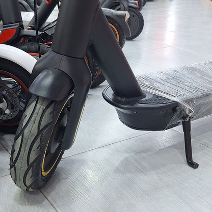 سكوتر كهربائي قابل للطي مع عجلة احتياطية | Foldable Electric Scooter with Spare Tire