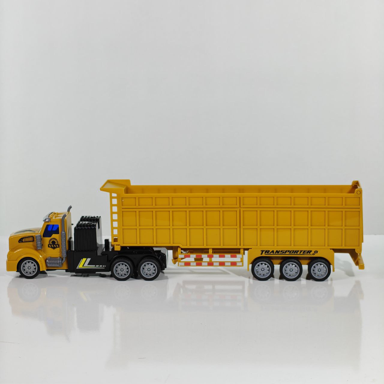شاحنة E-Engineering Transporter 9  لعبة دفع للأطفال