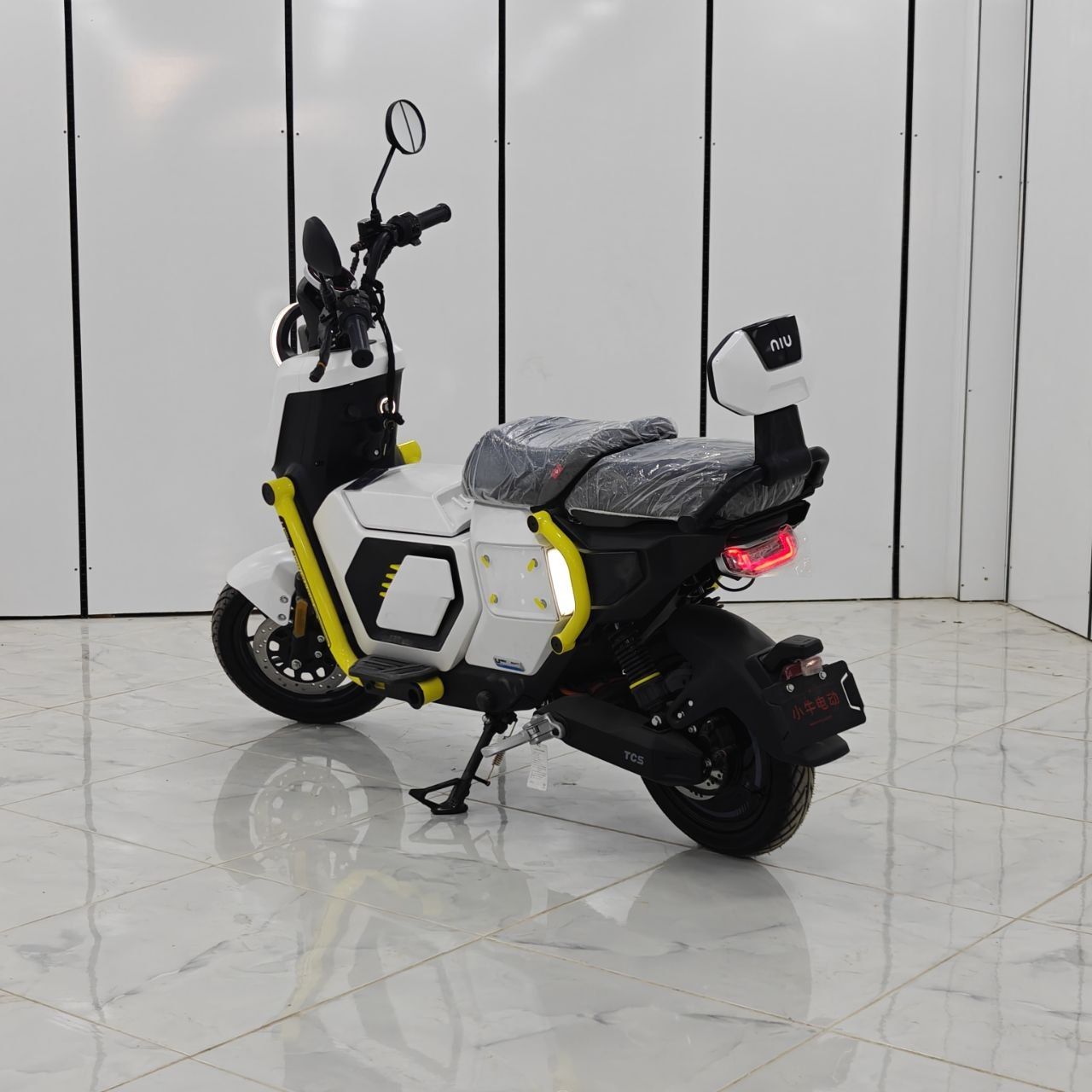 دراجة كهربائية NIU SCOOTER YOS