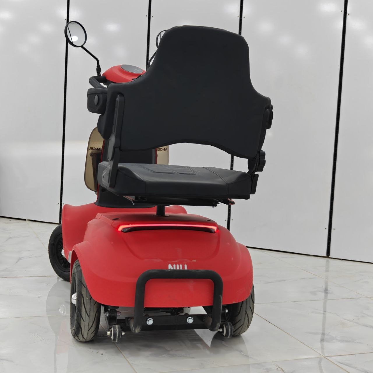 موتو كهربائية NIU Scooter Angel – سكوتر كهربائي مريح وعملي الخيار المثالي للتنقل اليومي بكل راحة، أمان، واستقلالية أكبر