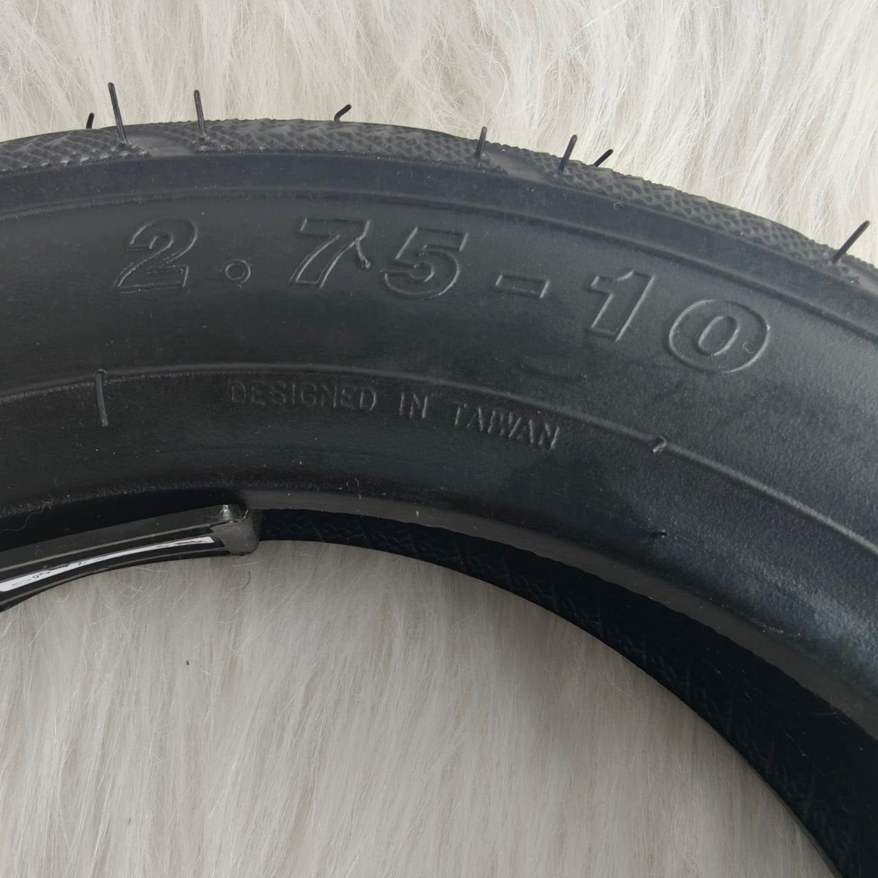 إطار سكوتر صلب مقاس 2.75-10 – Solid Scooter Tire 2.75-10 الخيار العملي لكل من يبحث عن المتانة، الثبات، والأداء الجيد في التنقل اليومي