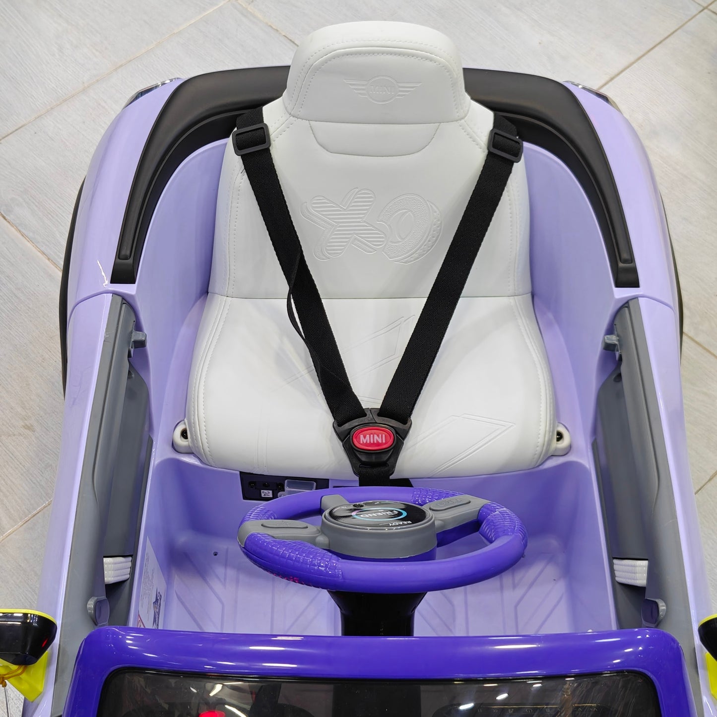 سيارة MINI Aceman كهربائية للأطفال | MINI Aceman Kids Electric Ride-On Car