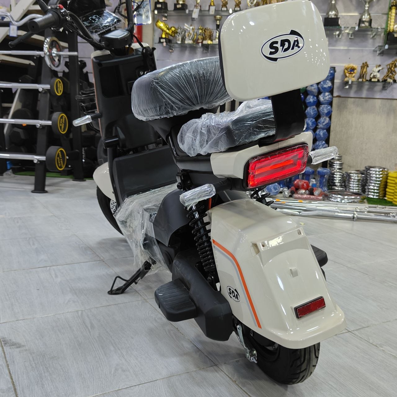 موطو كهربائية SDA E-Z7 بسلة أمامية | SDA E-Z7 Electric Scooter with Front Basket