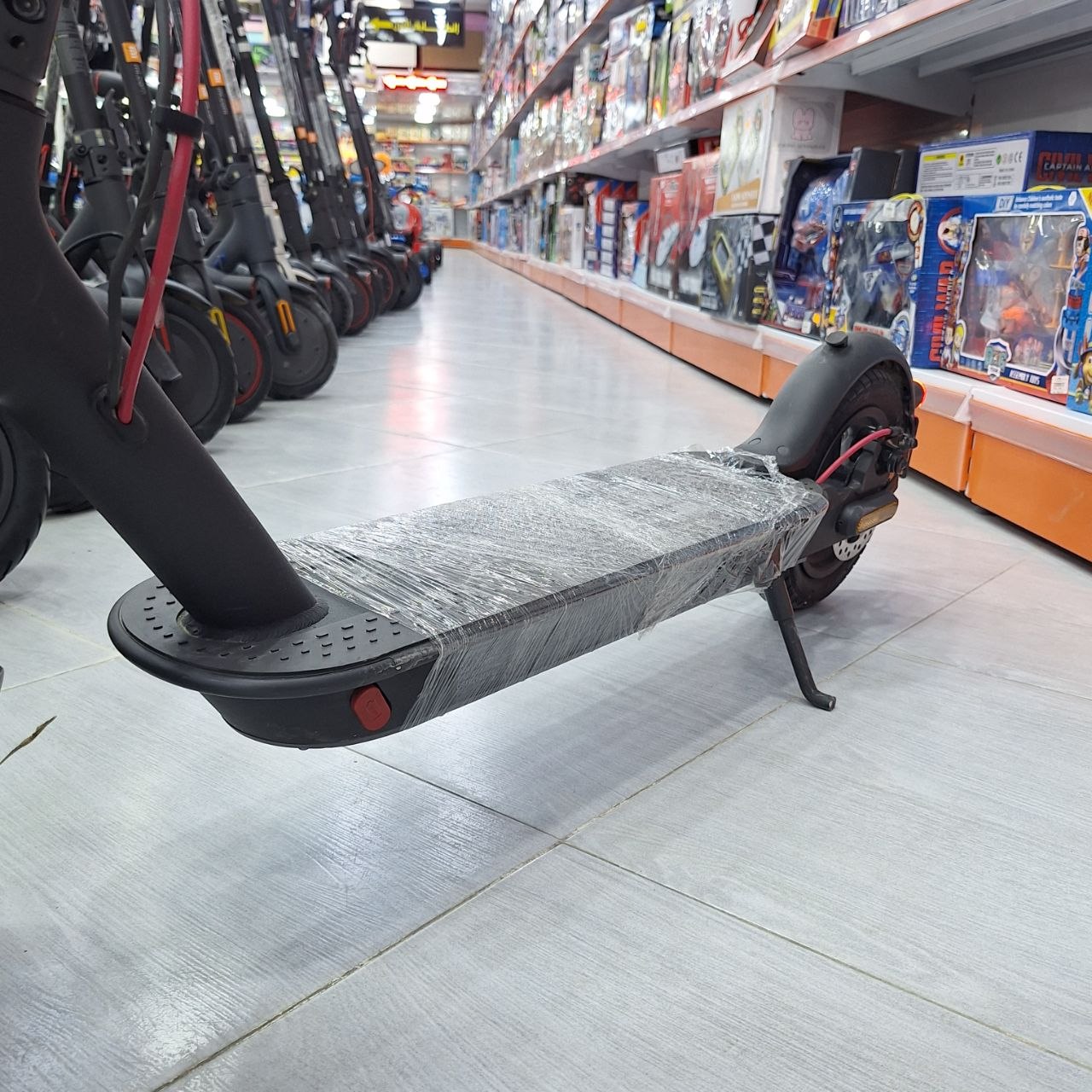 سكوتر كهربائي قابل للطي للكبار والشباب بتصميم عملي وخفيف | Foldable Electric Scooter for Youth & Adults