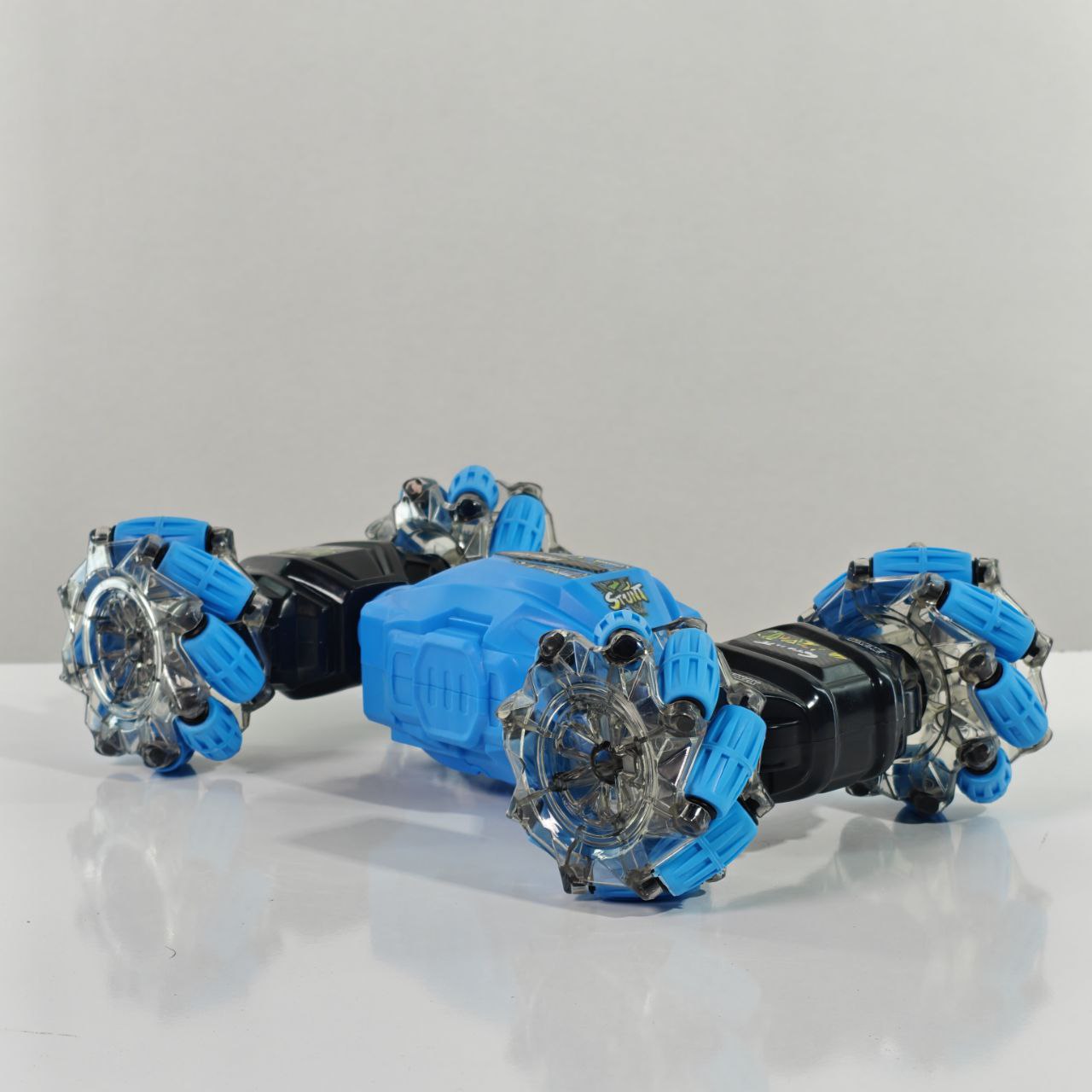 سيارة بهلوانية مزدوجة الجوانبDouble-Sided RC Stunt Car