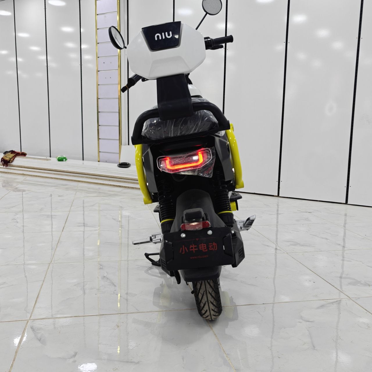 دراجة كهربائية NIU SCOOTER YOS