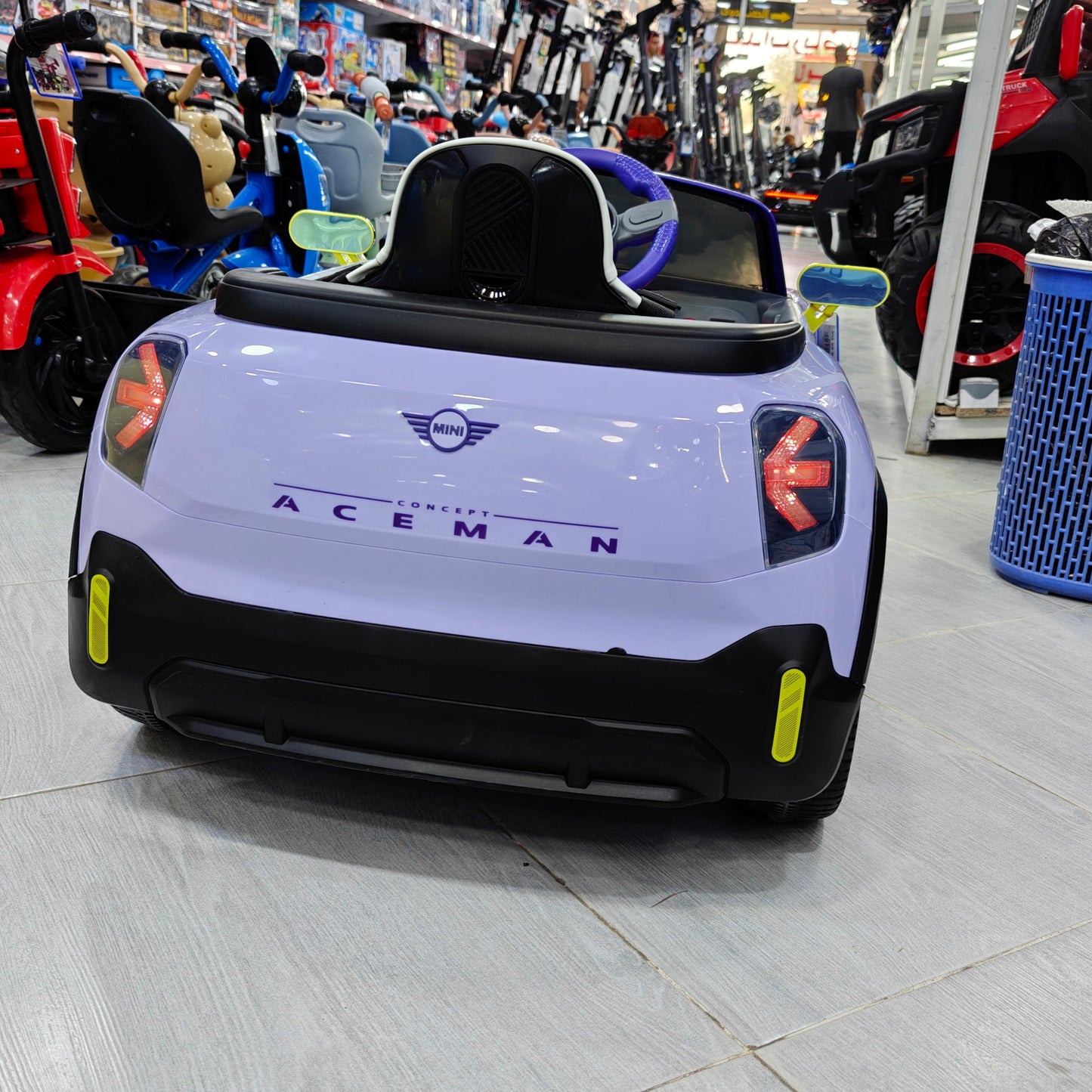 سيارة MINI Aceman كهربائية للأطفال | MINI Aceman Kids Electric Ride-On Car