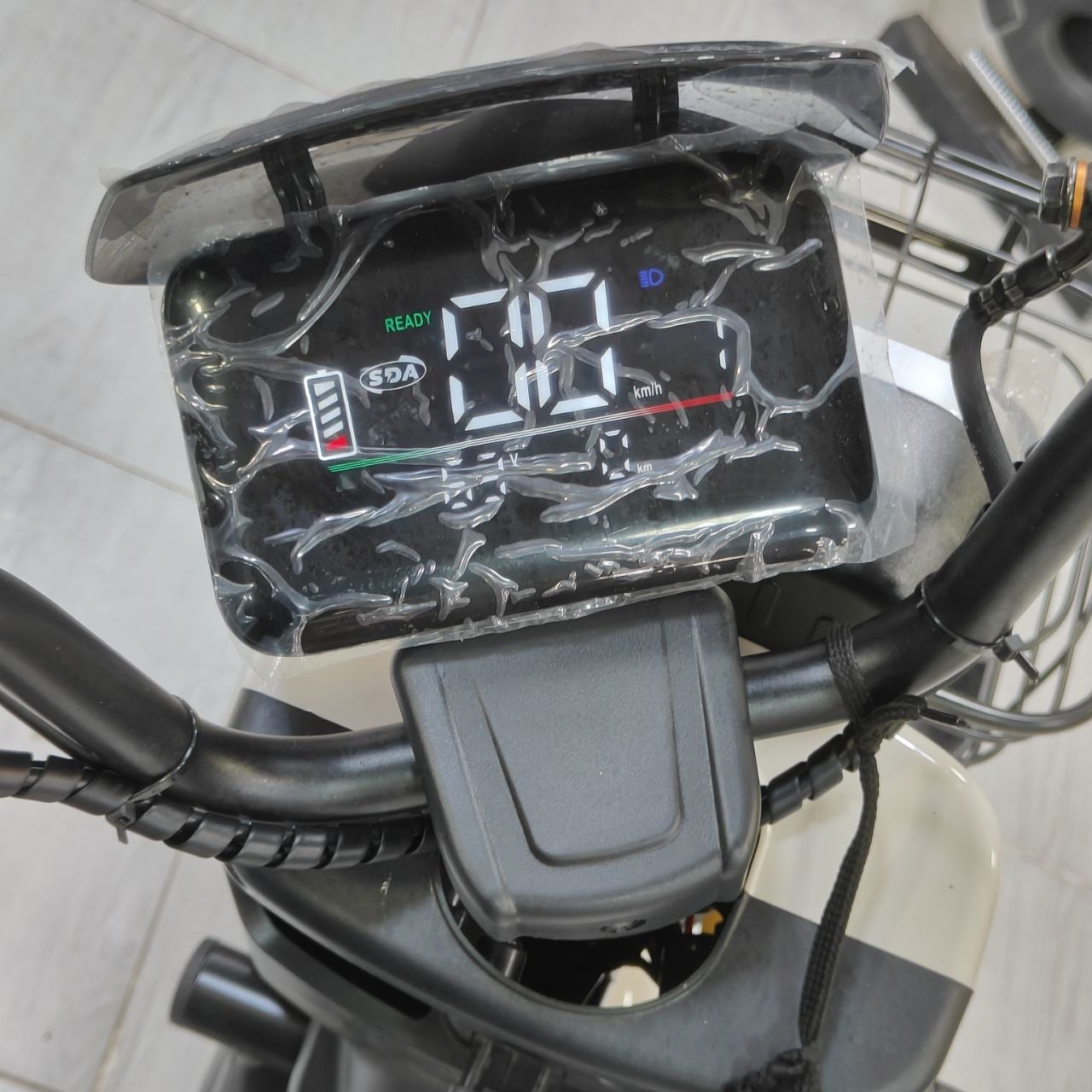 موطو كهربائية SDA E-Z7 بسلة أمامية | SDA E-Z7 Electric Scooter with Front Basket