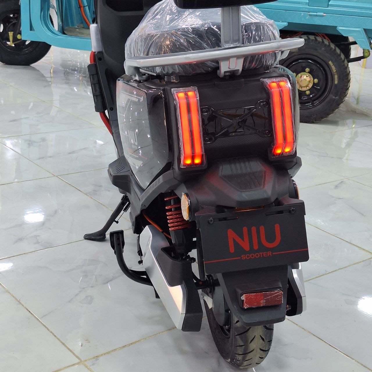 موطو كهربائية NIU KATANA للكبار بمحرك 1500W وبطارية ليثيوم | NIU KATANA Electric Scooter 1500W Lithium Battery