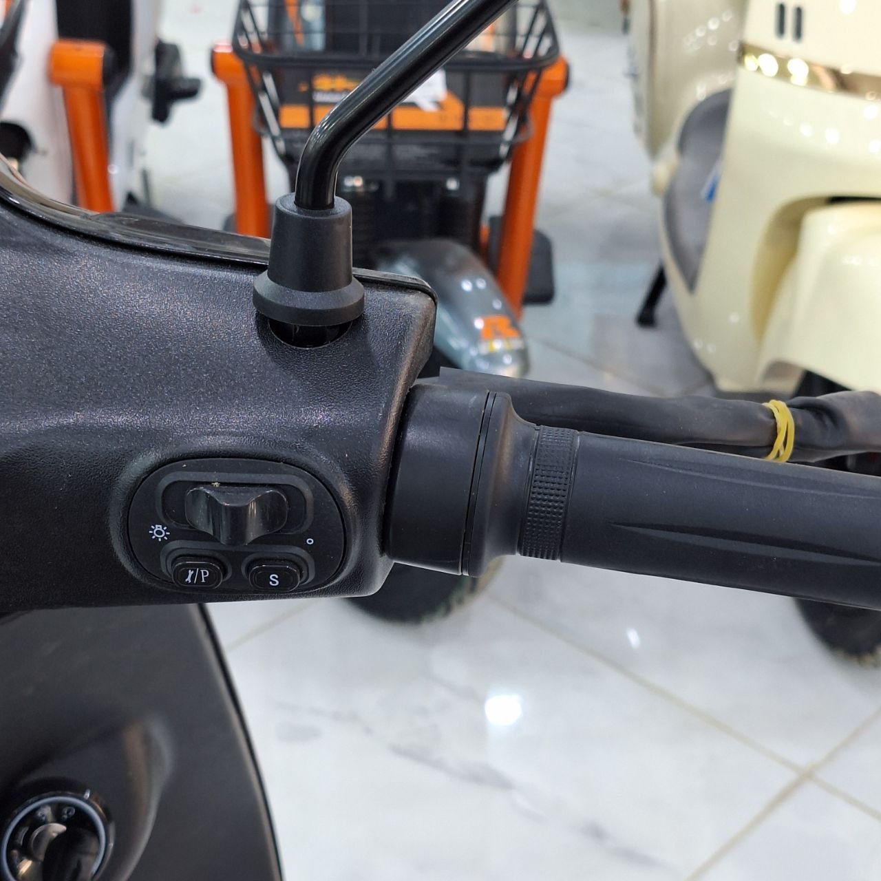 موطو كهربائية NIU STELLA للكبار بمحرك 1000W وبطارية ليثيوم | NIU STELLA Electric Scooter 1000W Lithium Battery