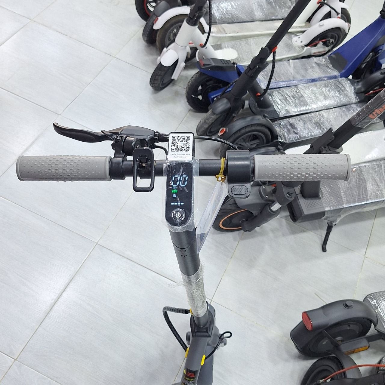 سكوتر كهربائي UBALDO للشباب والكبار بتصميم رياضي قابل للطي | UBALDO Foldable Electric Scooter
