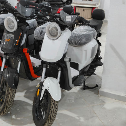 دراجة كهربائية SDA U2 — أسود وأبيض | SDA U2 Electric Scooter