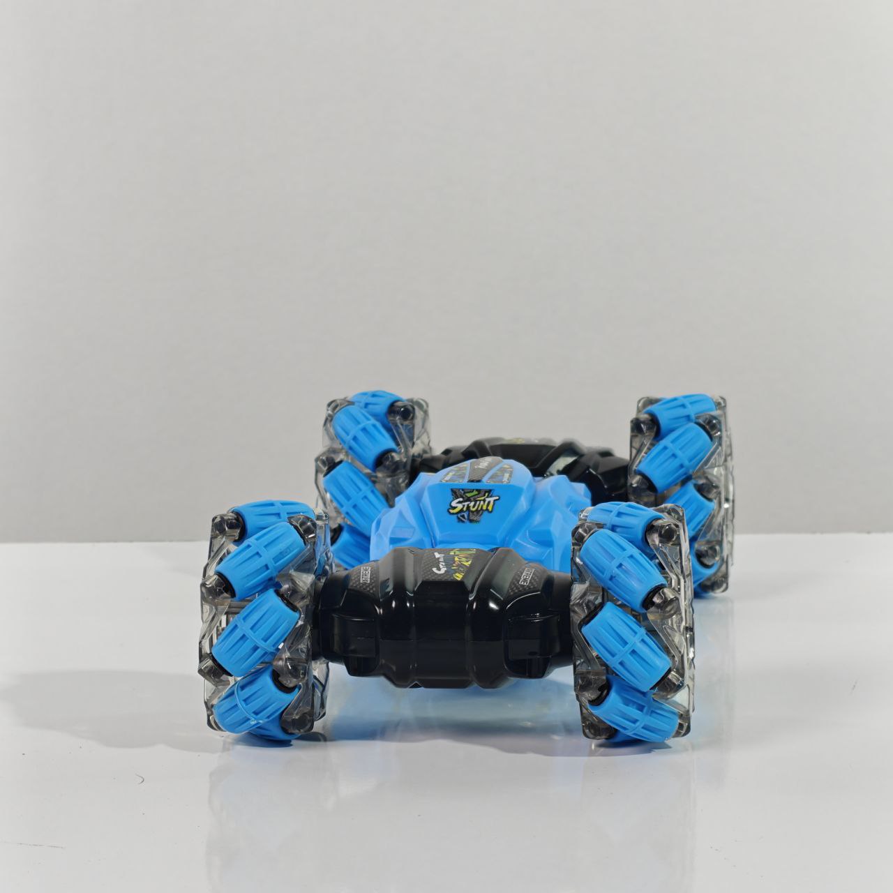 سيارة بهلوانية مزدوجة الجوانبDouble-Sided RC Stunt Car