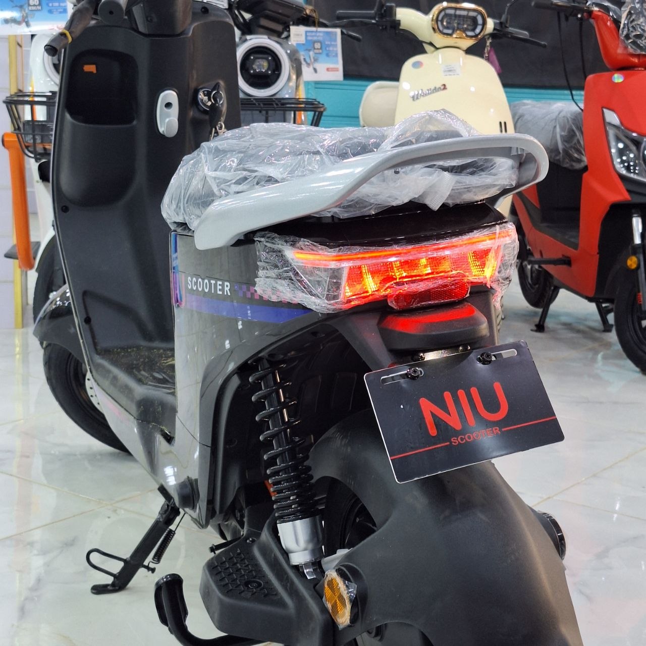 موطو كهربائية NIU STELLA للكبار بمحرك 1000W وبطارية ليثيوم | NIU STELLA Electric Scooter 1000W Lithium Battery
