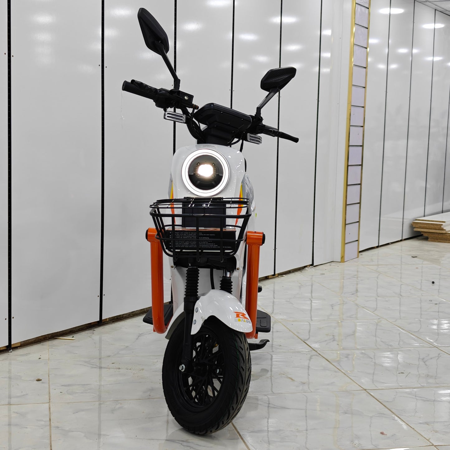 دراجة كهربائية UBALDO-X12 | UBALDO-X12 Electric Scooter