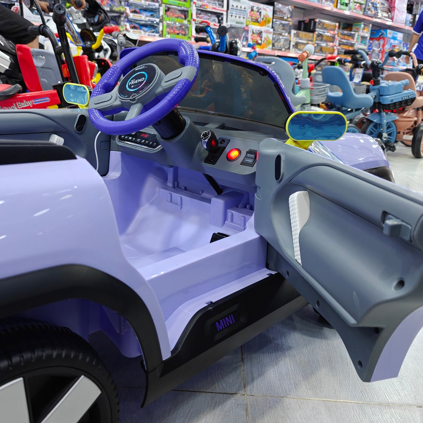 سيارة MINI Aceman كهربائية للأطفال | MINI Aceman Kids Electric Ride-On Car