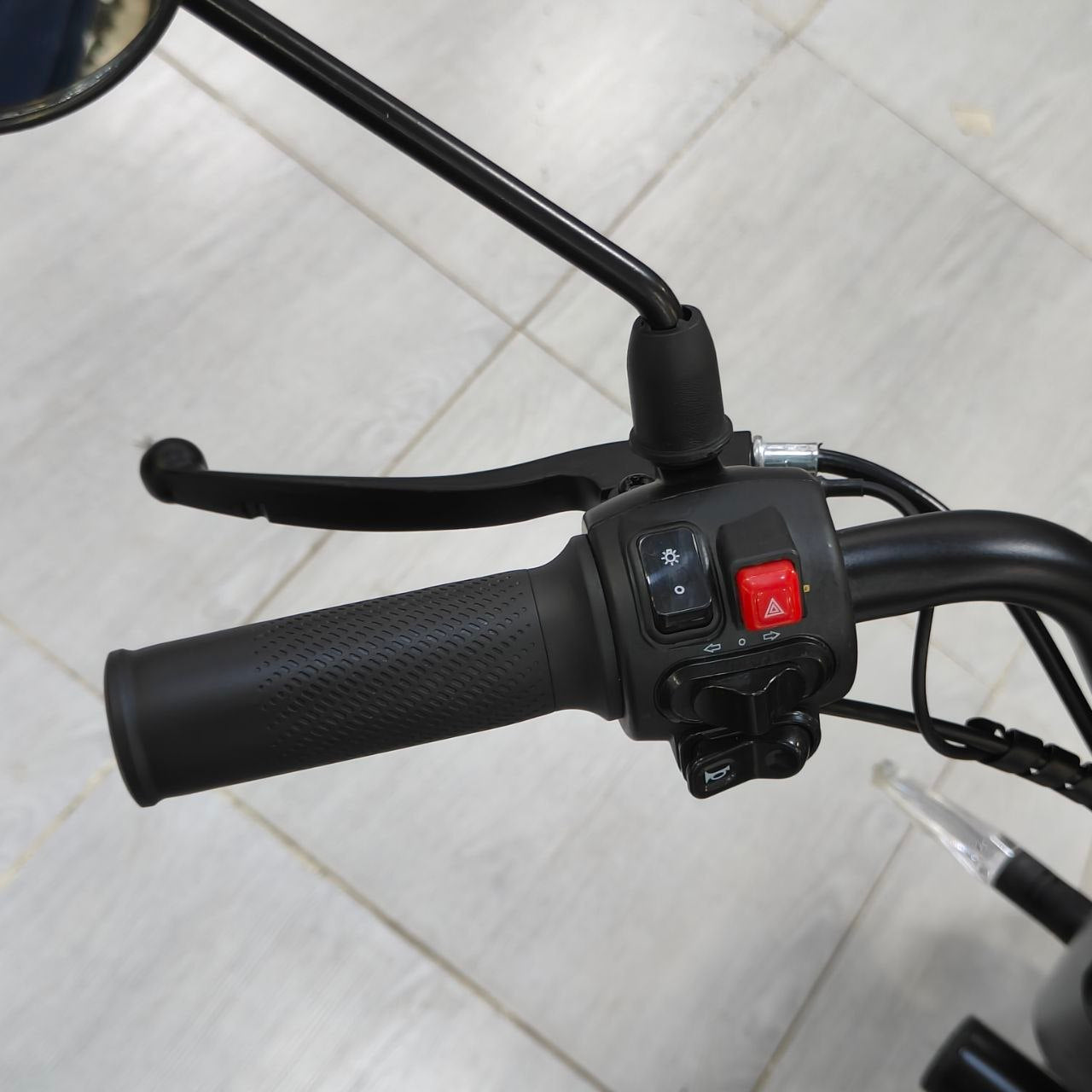 موطو كهربائية SDA E-Z7 بسلة أمامية | SDA E-Z7 Electric Scooter with Front Basket