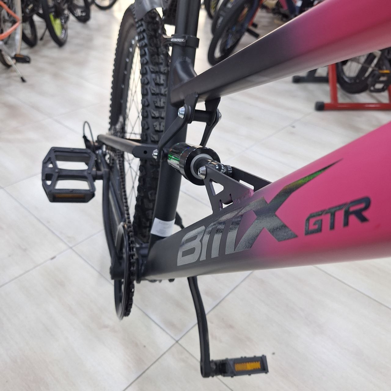 دراجة هوائية BIX للشباب والكبار مقاس 26 بتصميم جبلي وفرامل قرصية | BIX 26” Mountain Bike with Disc Brakes
