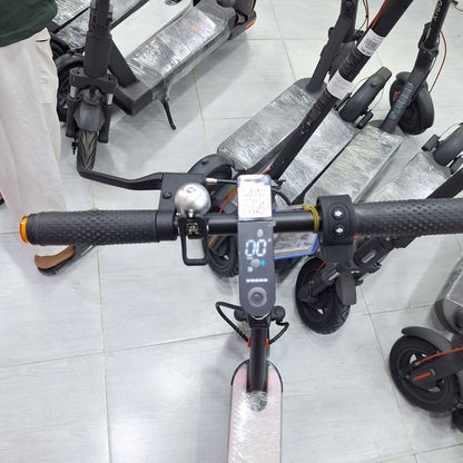 سكوتر كهربائي أسود قابل للطي للشباب والكبار بإضاءة أمامية وتصميم رياضي | Black Foldable Electric Scooter for Youth &amp; Adults