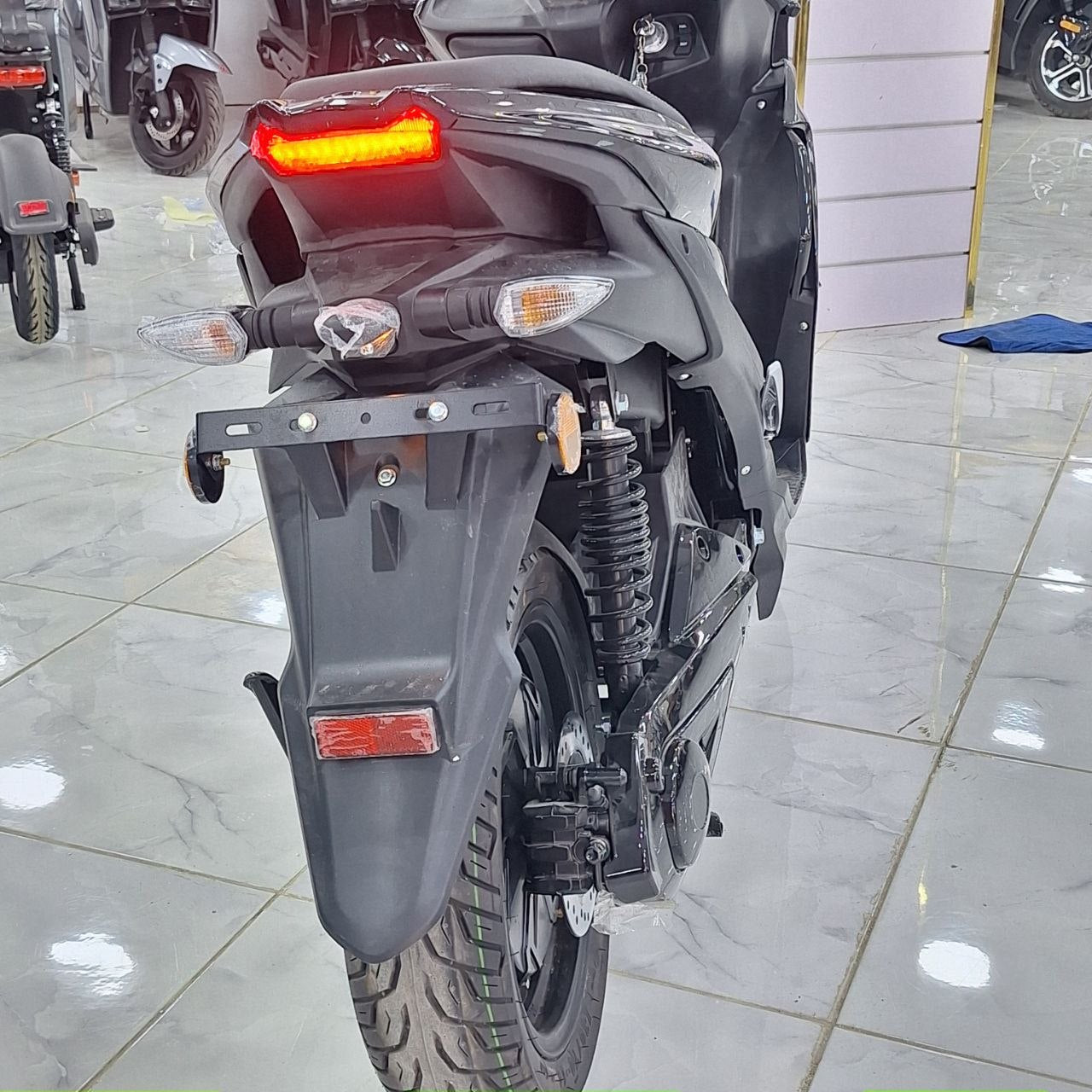 دراجة كهربائية M4 للكبار 5000W