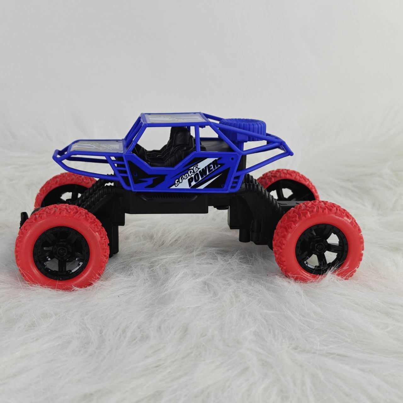 سيارة تسلق للأطفال – Climbing Car 1/18 Scale لعبة ممتعة ومميزة لعشاق المغامرة، الحركة، وتحديات الطرق الوعرة